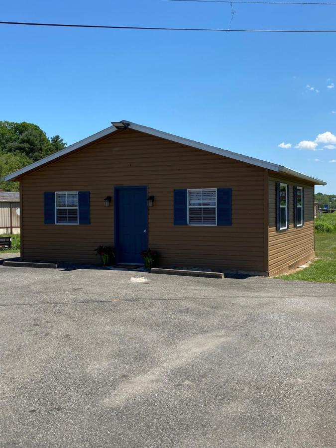 Andy Griffith Parkway Inn Mount Airy Exteriör bild